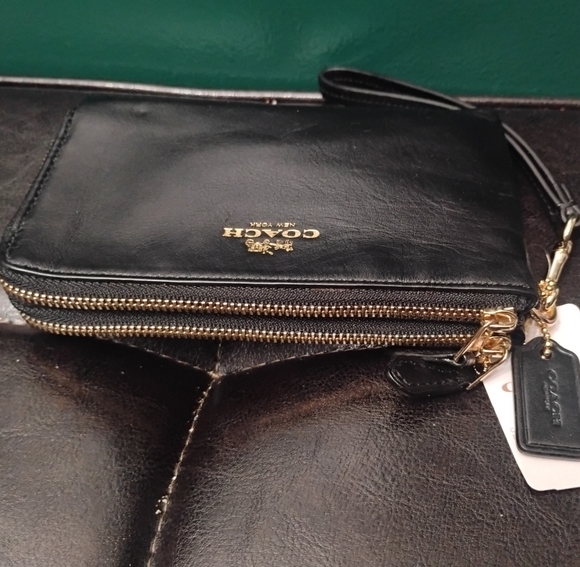 Coach Smooth Leather Double Corner Zip Black F64581 NWT - Picture 9 of 10